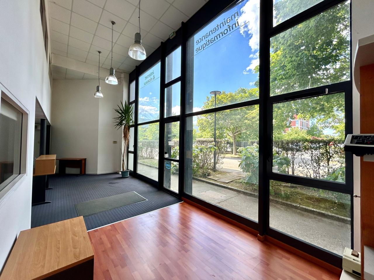 Bureau Rennes 215m² Location bureau Rennes Ille-et-Vilaine OLBUR2530286 1